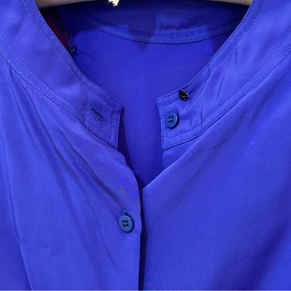 Carlisle 100% Silk Button Down Top Royal Blue Shoulder Pads Gold Buttons Vintage - Picture 4 of 8